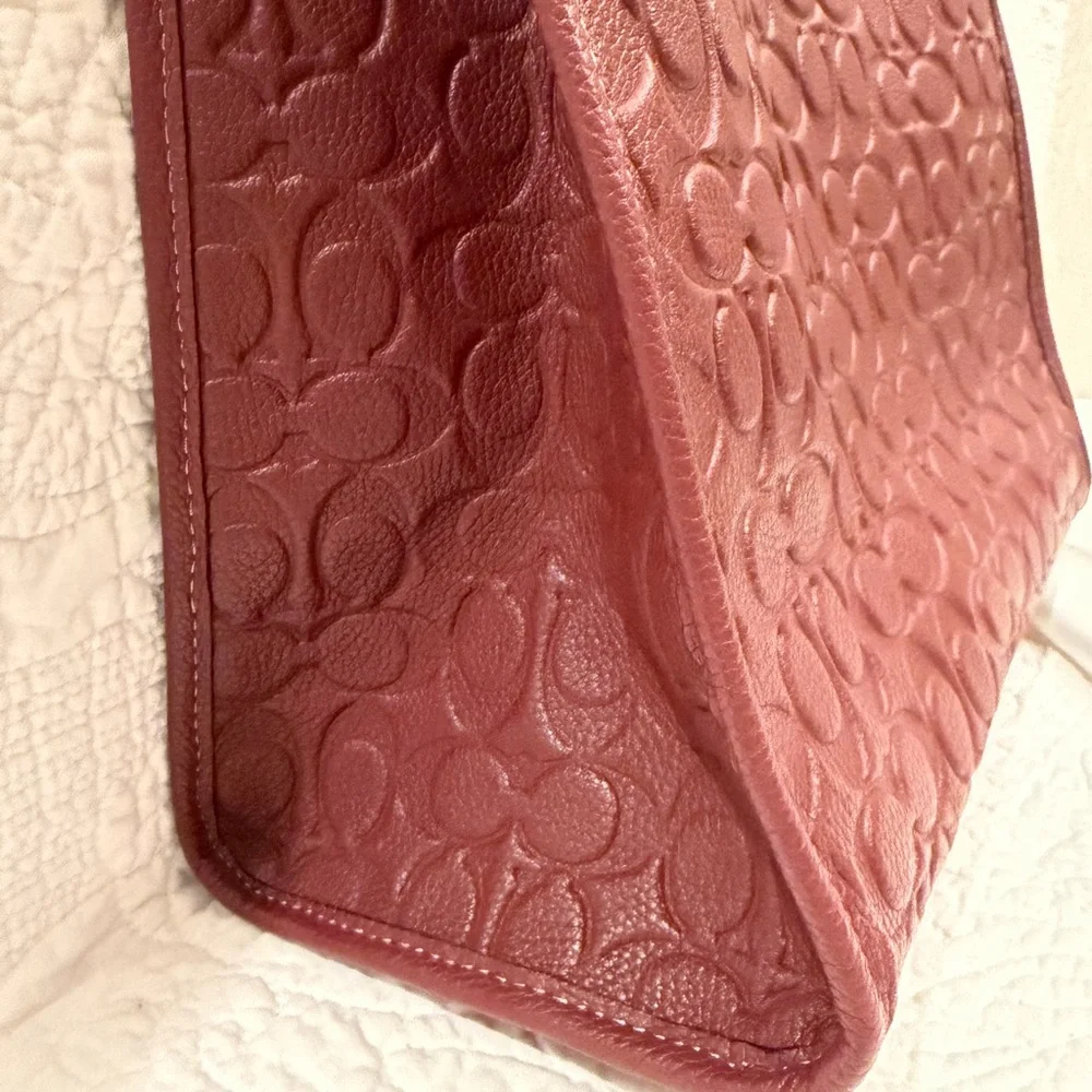 Coach Embossed Signature Field Tote - Large - Picture 9 of 13